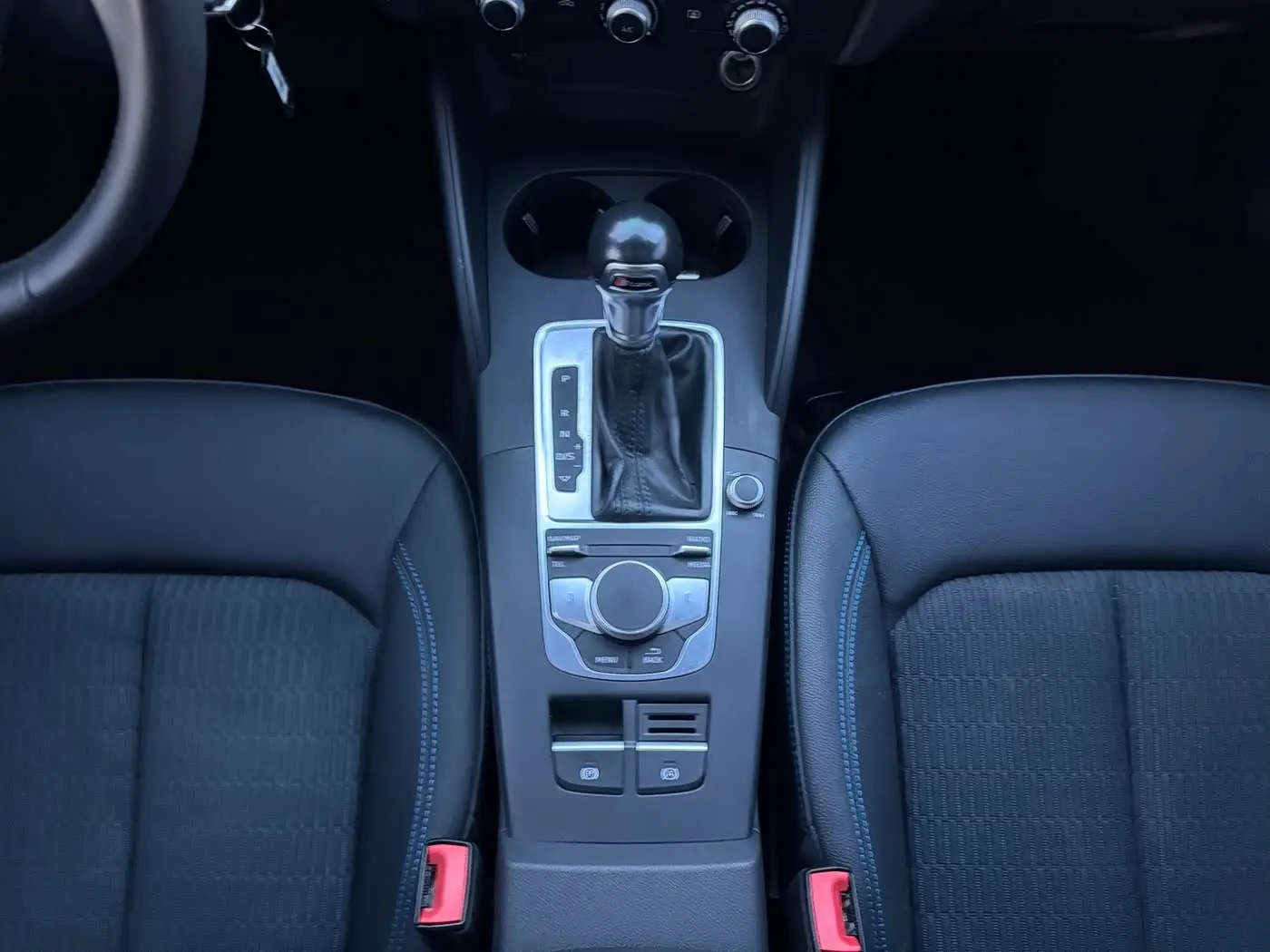 Audi A3 2021 — Photo 9/17