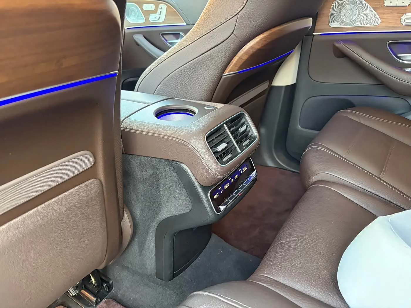 Mercedes-Benz GLS 2023 — Фото 10/20