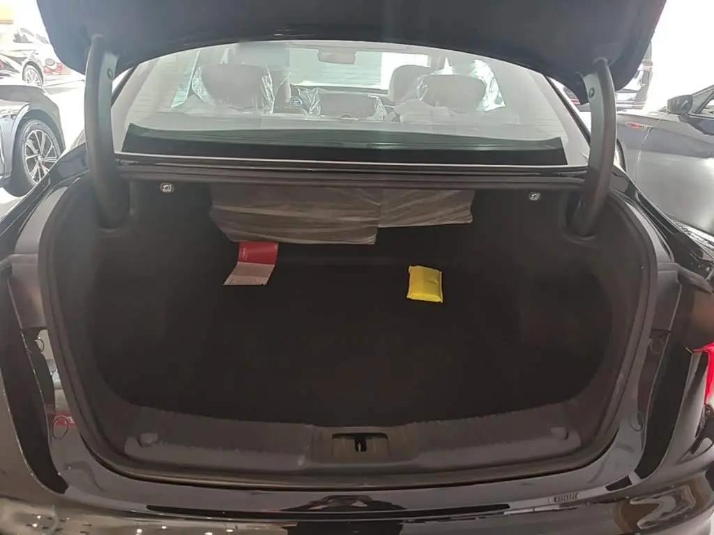 Hongqi H5 PHEV 2026 — Şəkil 14/19