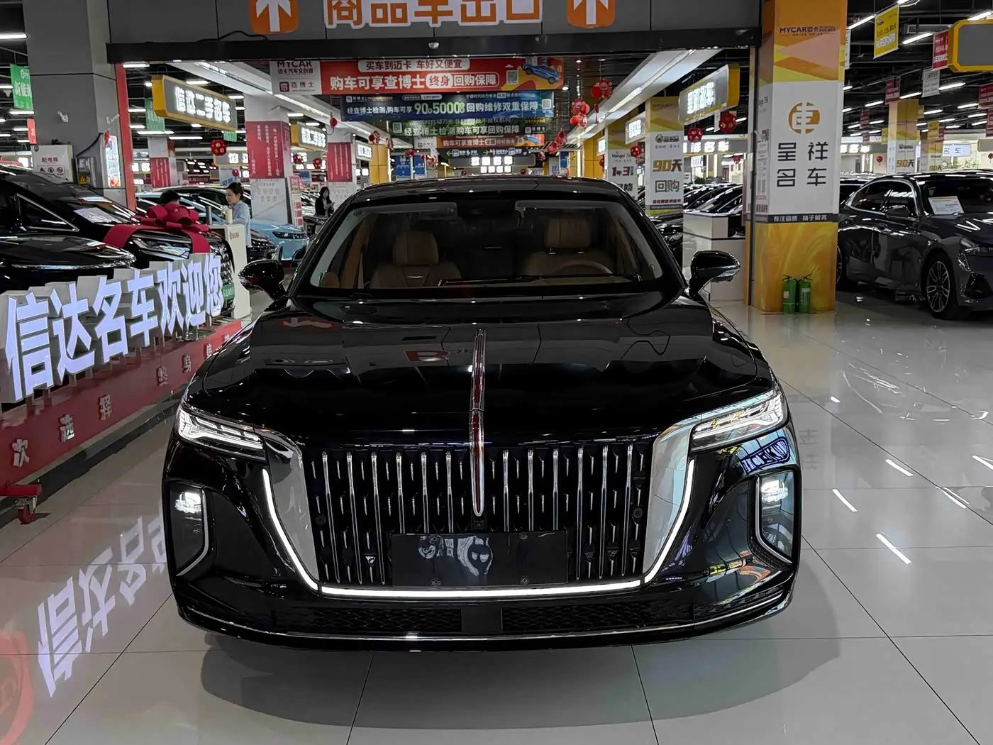 Hongqi H9 2025 — Фото 2/20