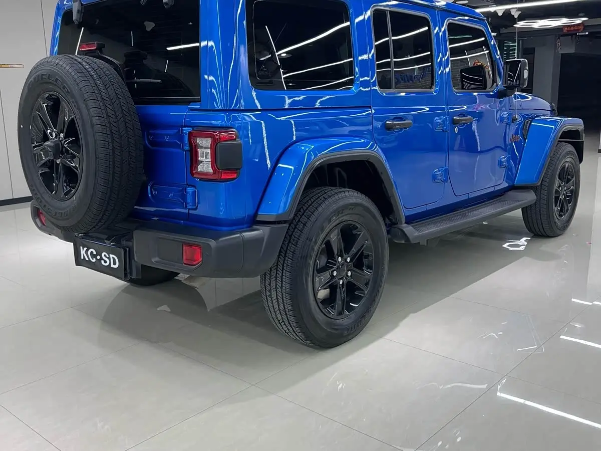 Jeep Wrangler 2023 — Фото 5/9