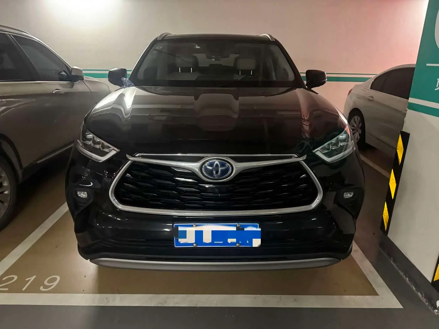 Toyota Highlander 2022 — ფოტო 2/12