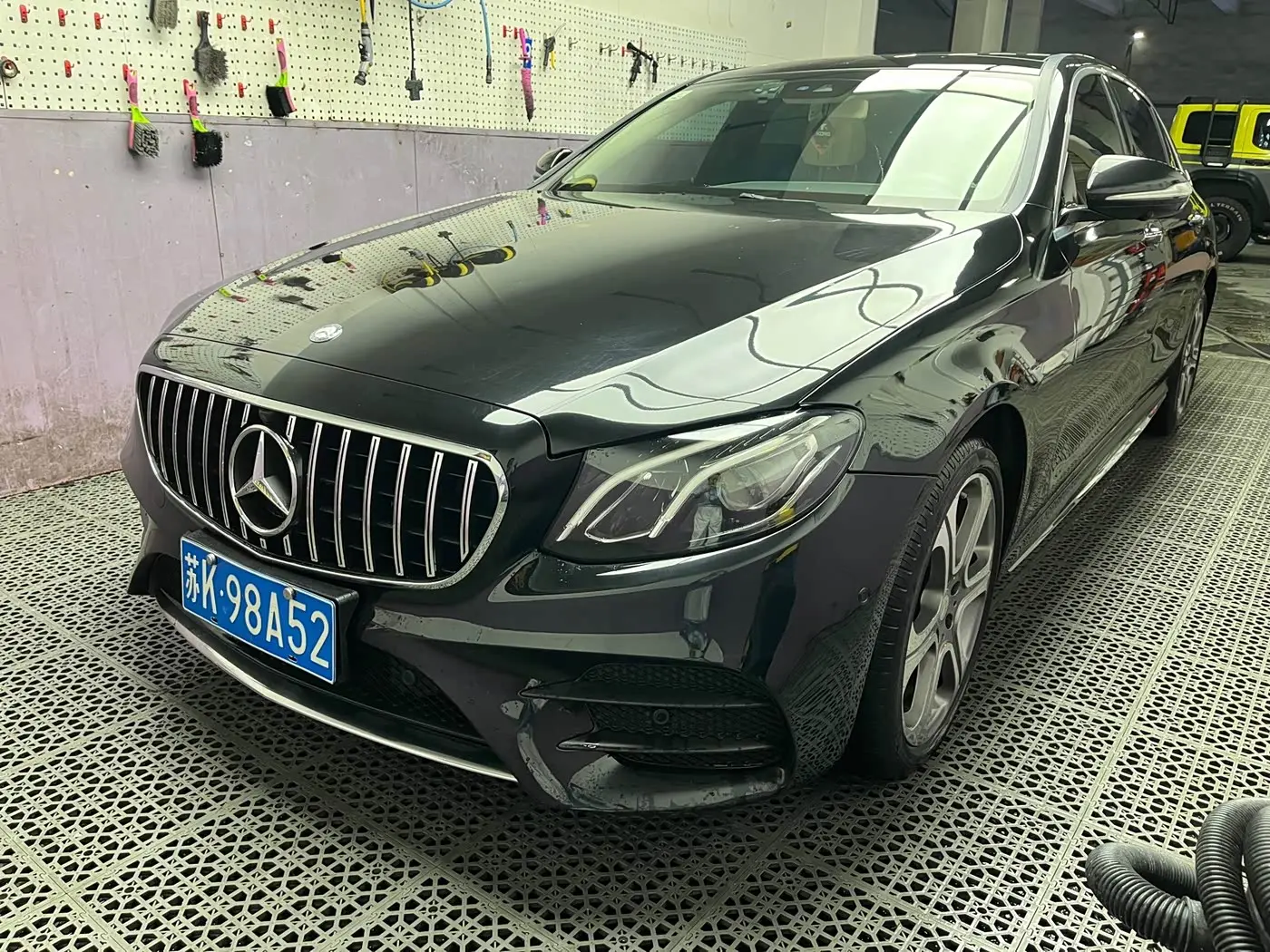 Mercedes-Benz E-Class 2017 — Фото 1/1