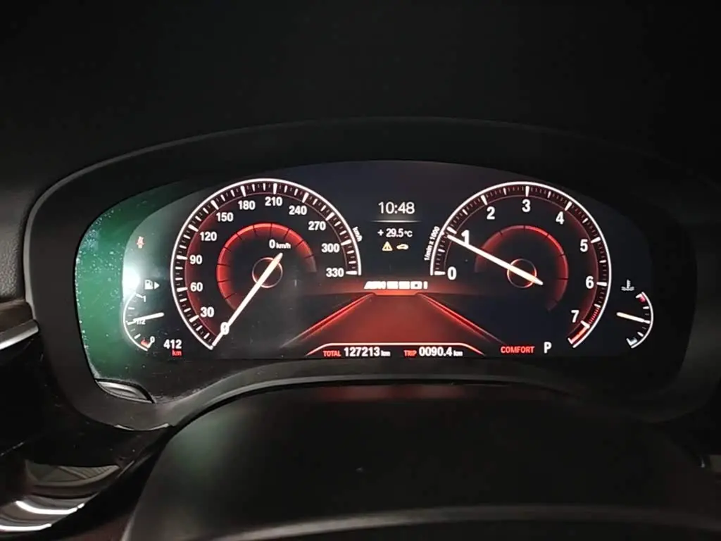 BMW 5 Series 2019 — Фото 12/20