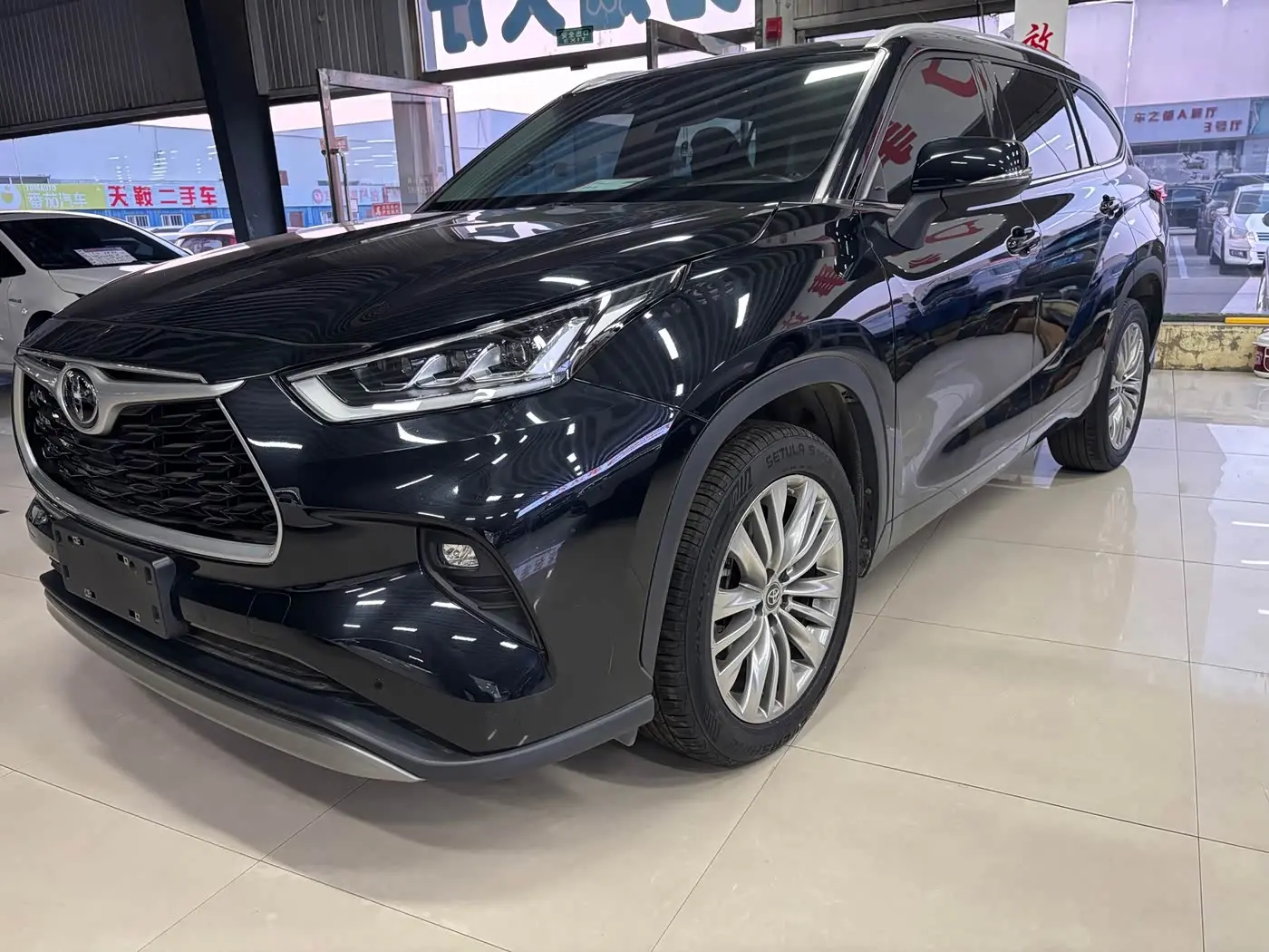 Toyota Highlander 2023 — Photo 1/14