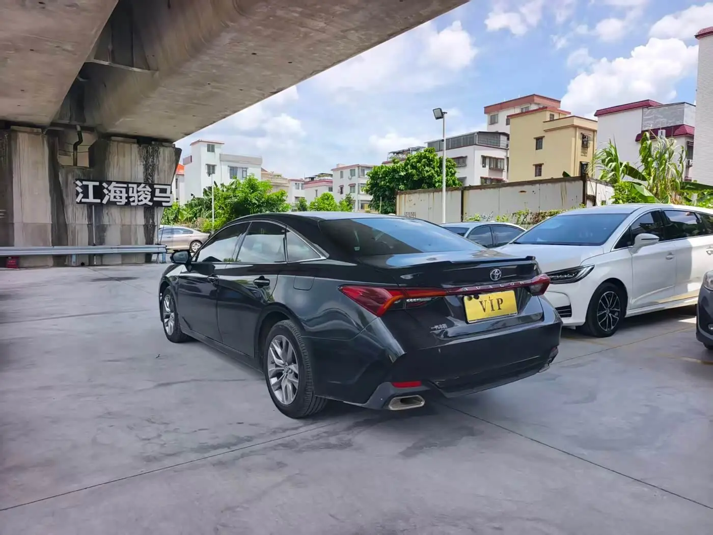 Toyota Avalon 2019 — Photo 12/12