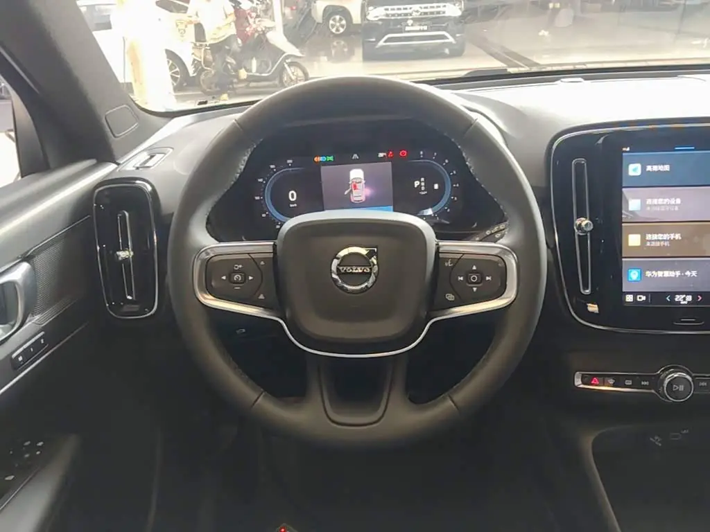 Volvo XC40 2023 — Фото 11/20