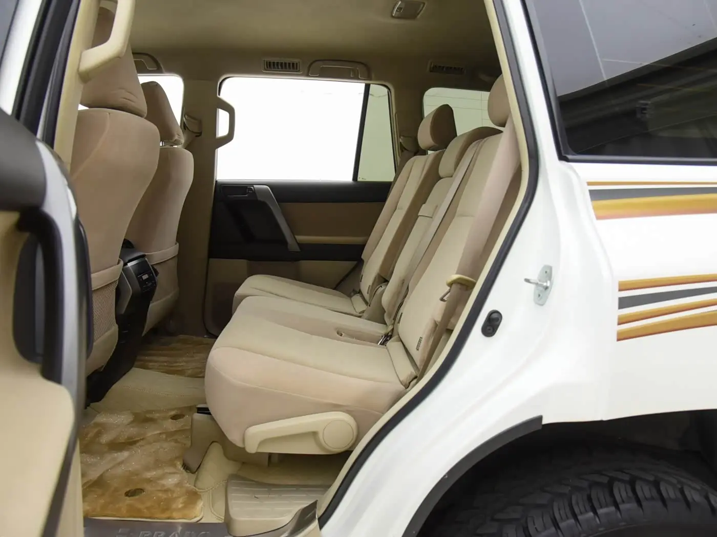 Toyota Prado 2012 — Photo 13/15