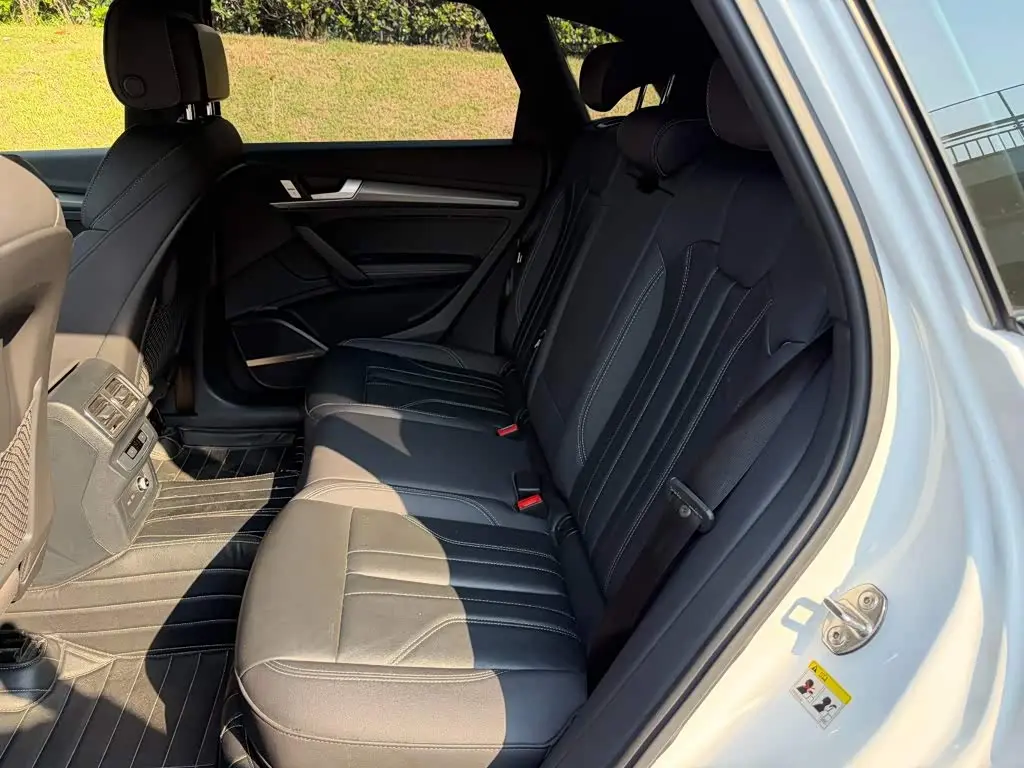 Audi Q5L 2024 — Şəkil 12/14