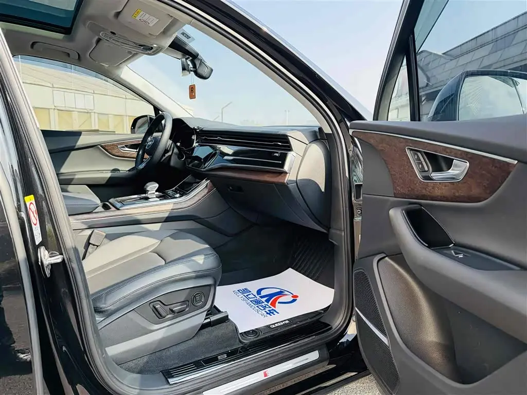 Audi Q7 2022 — Photo 10/14