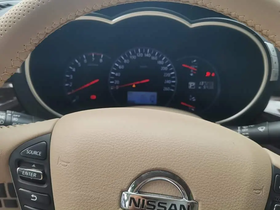Nissan Quest 2017 — Şəkil 13/16