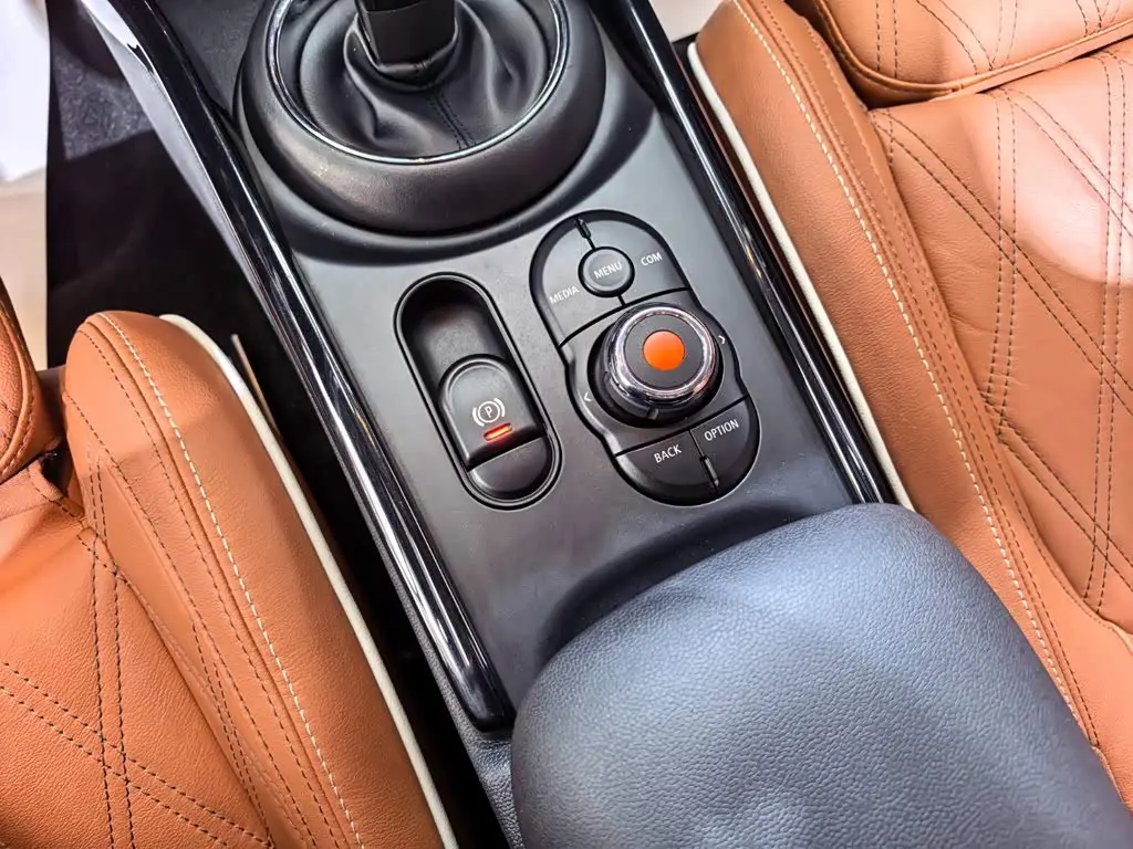 MINI CLUBMAN 2020 — Фото 11/20