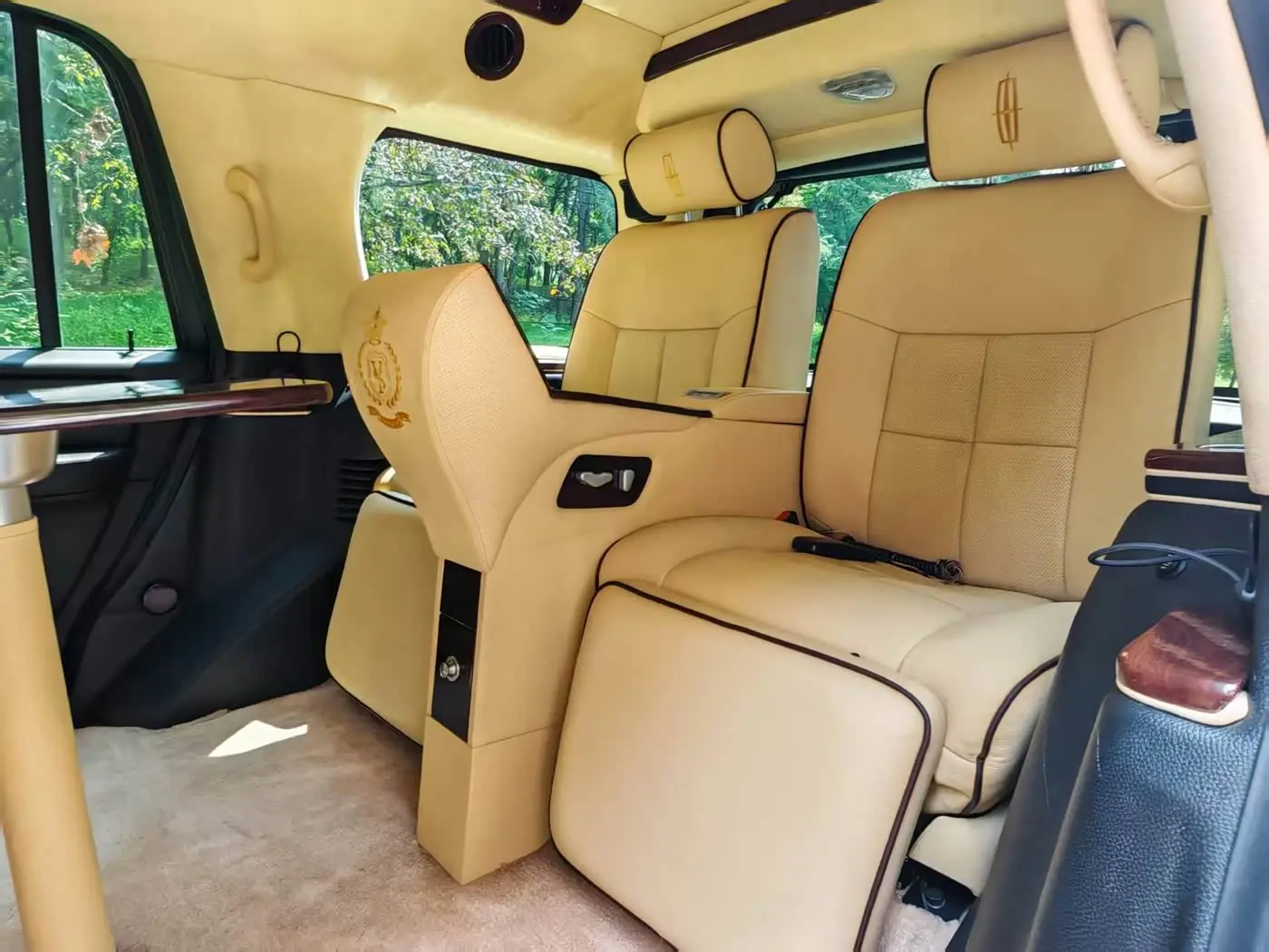 Lincoln Navigator 2013 — Photo 8/17