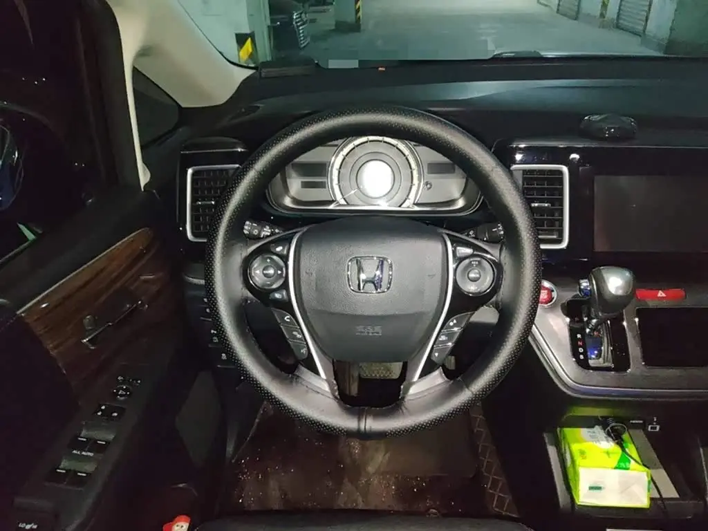 Honda Elysion 2019 — Photo 13/19