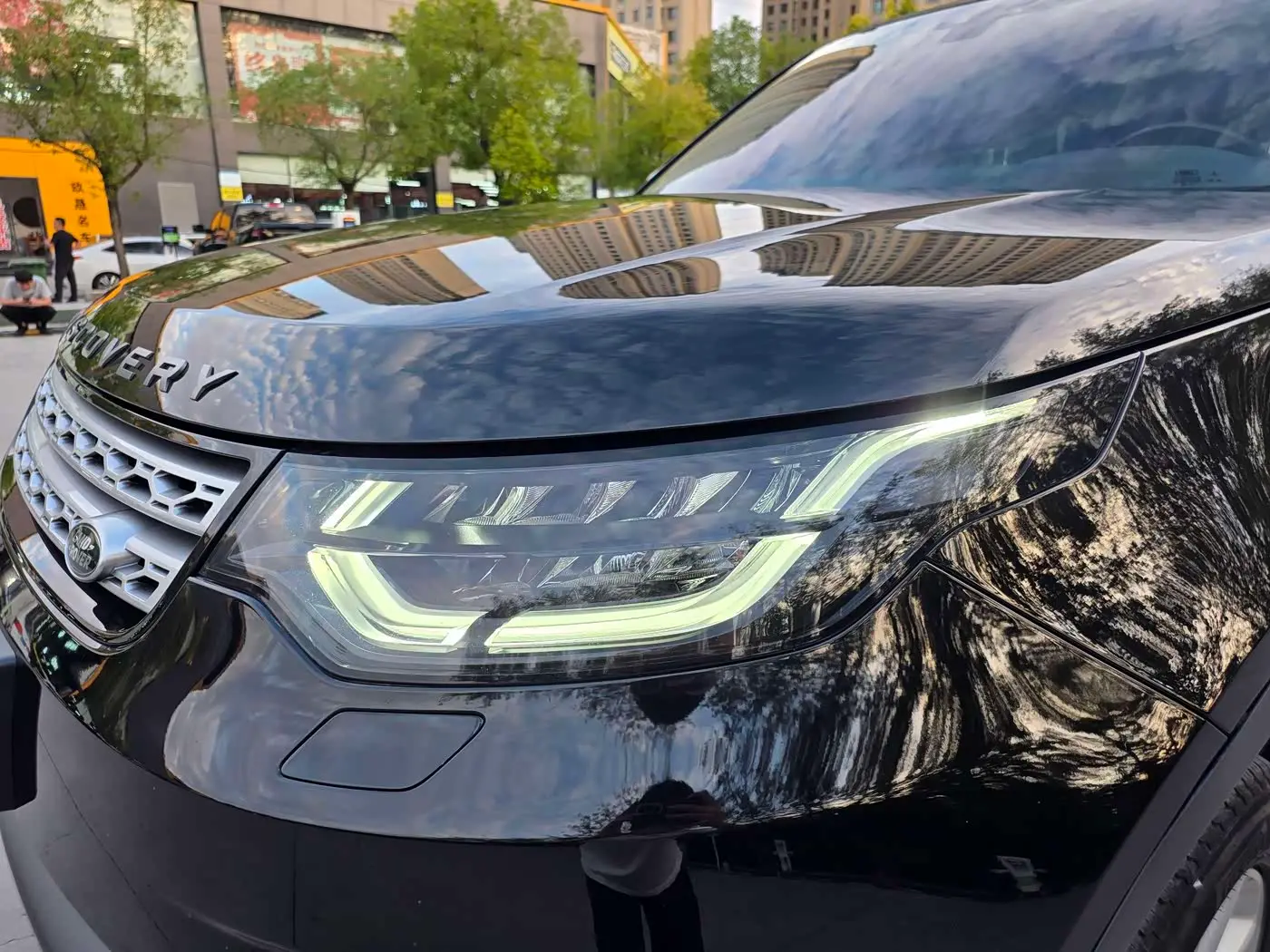 Land Rover Discovery 2018 — Photo 7/20