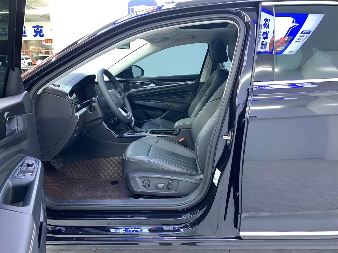 Volkswagen Passat 2022 — Photo 10/20