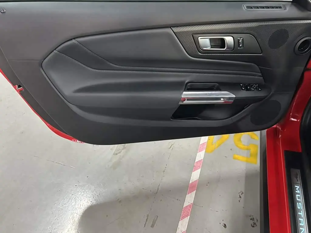 Ford Mustang 2024 — Photo 10/20