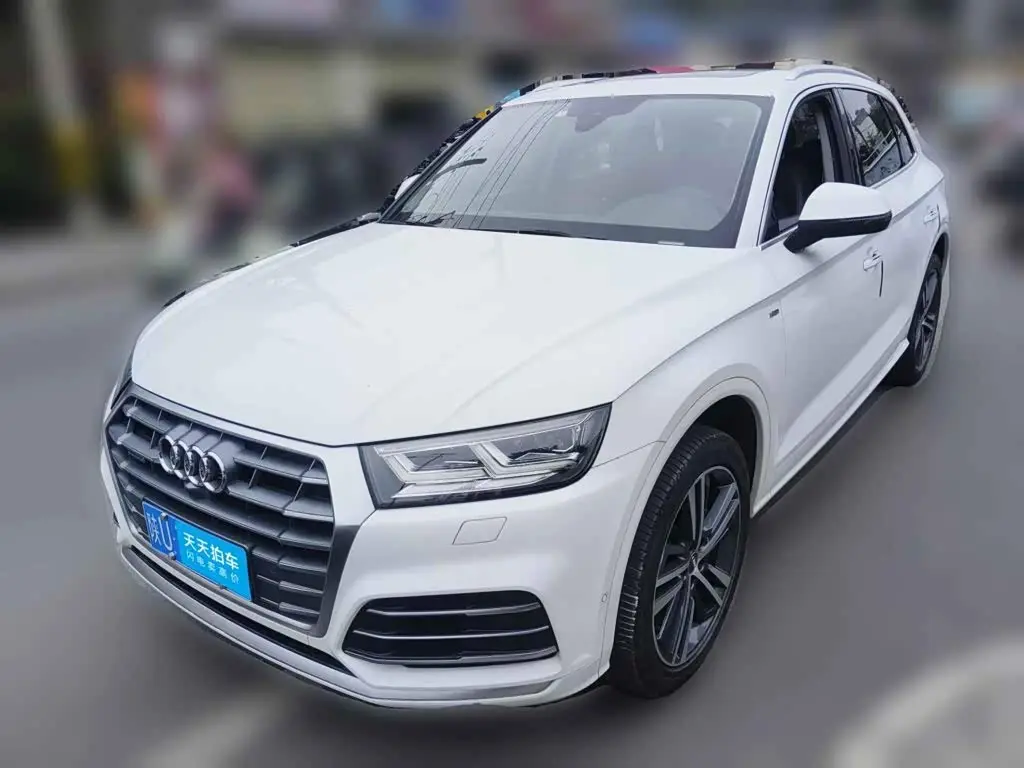 Audi Q5L 2021 — Фото 1/13