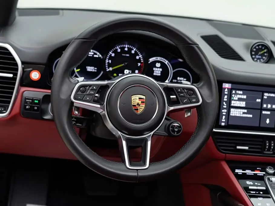 Porsche Cayenne New Energy 2021 — Photo 16/20