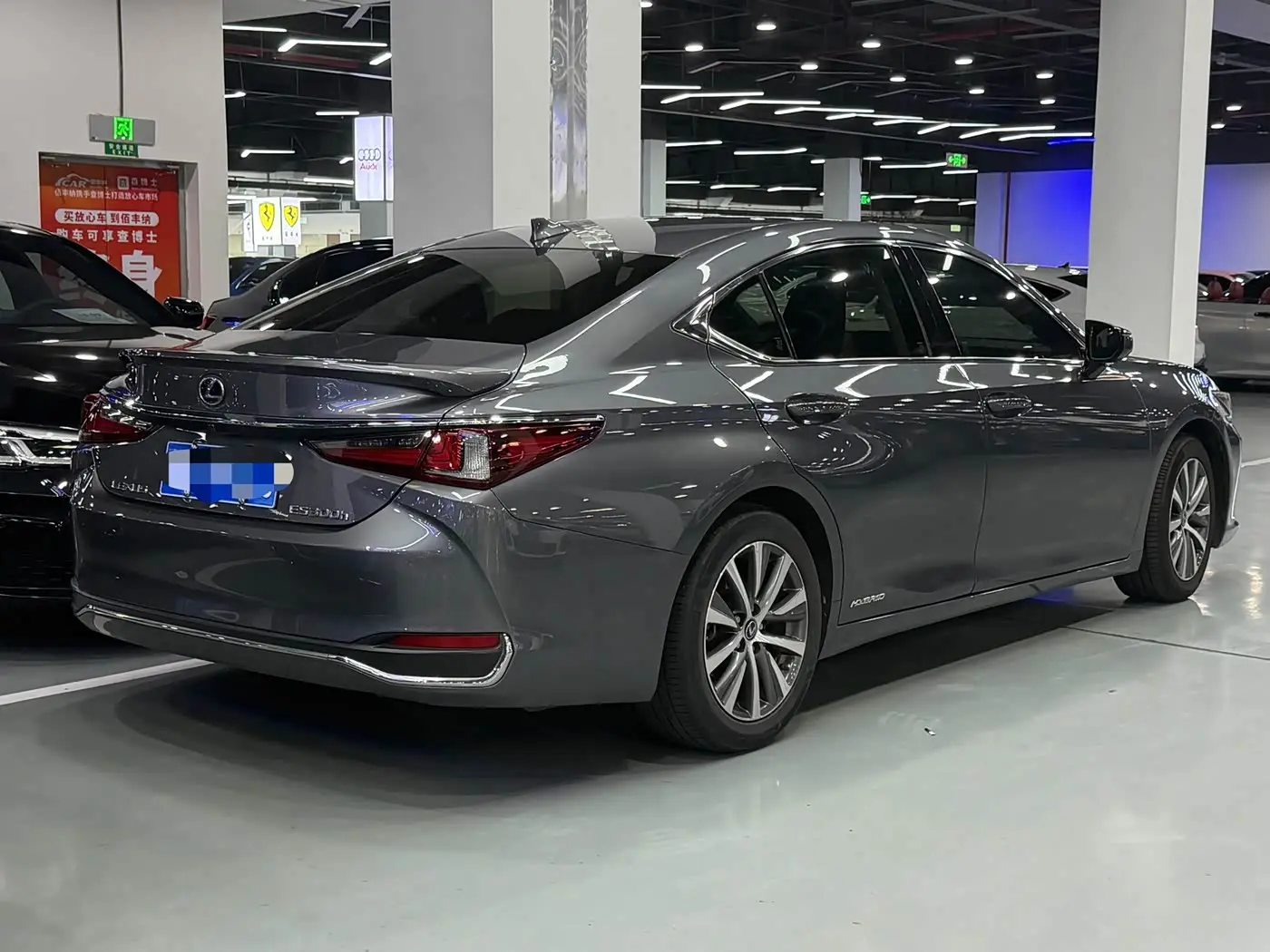Lexus ES 2019 — Фото 9/15
