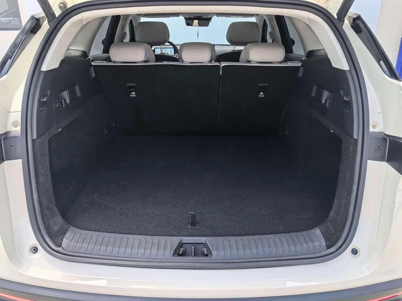 BYD Seal 06 DM-i Touring 2025 — Photo 10/12