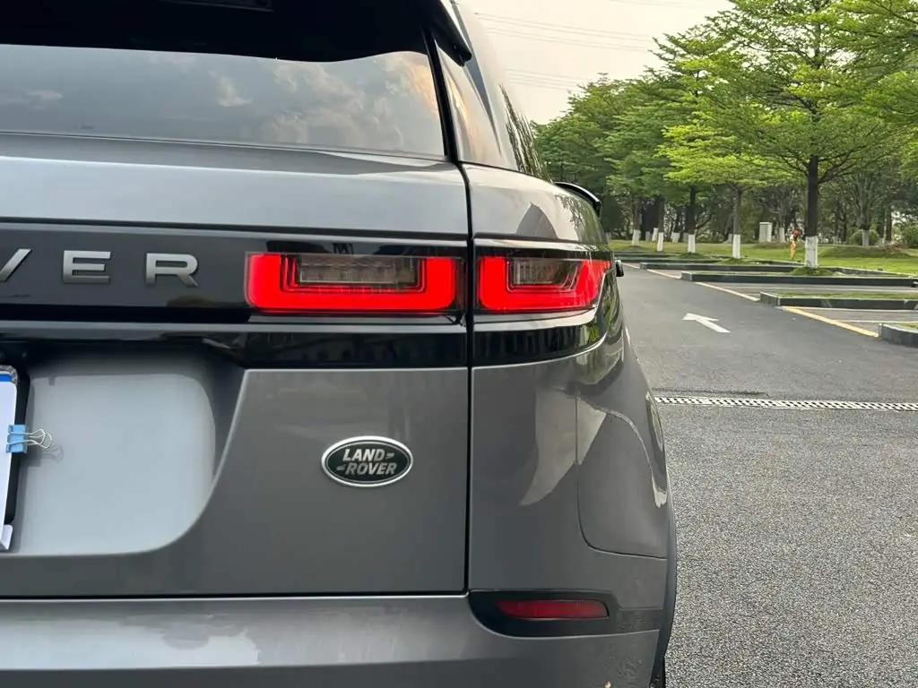 Land Rover Range Rover Velar 2020 — Photo 12/18