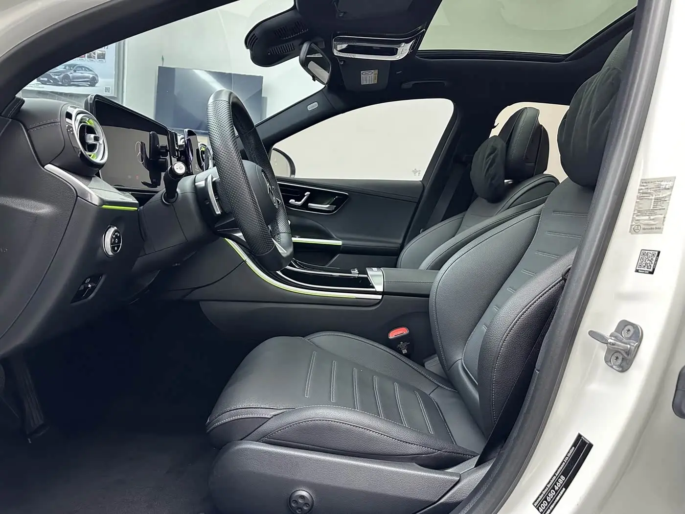 Mercedes-Benz C-Class 2024 — Photo 10/20