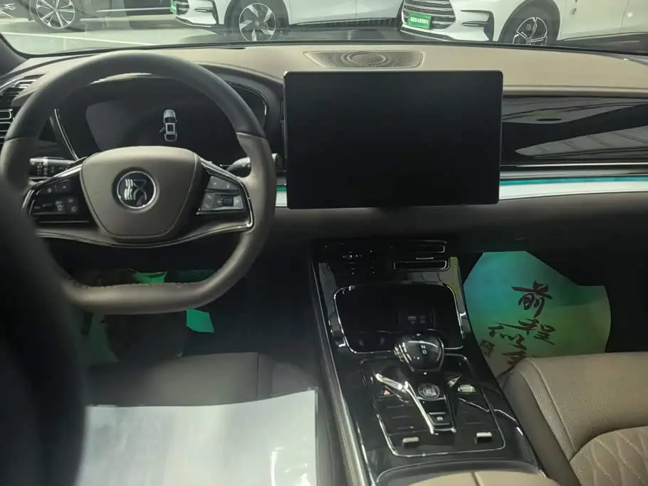 BYD Han 2025 — Photo 12/16