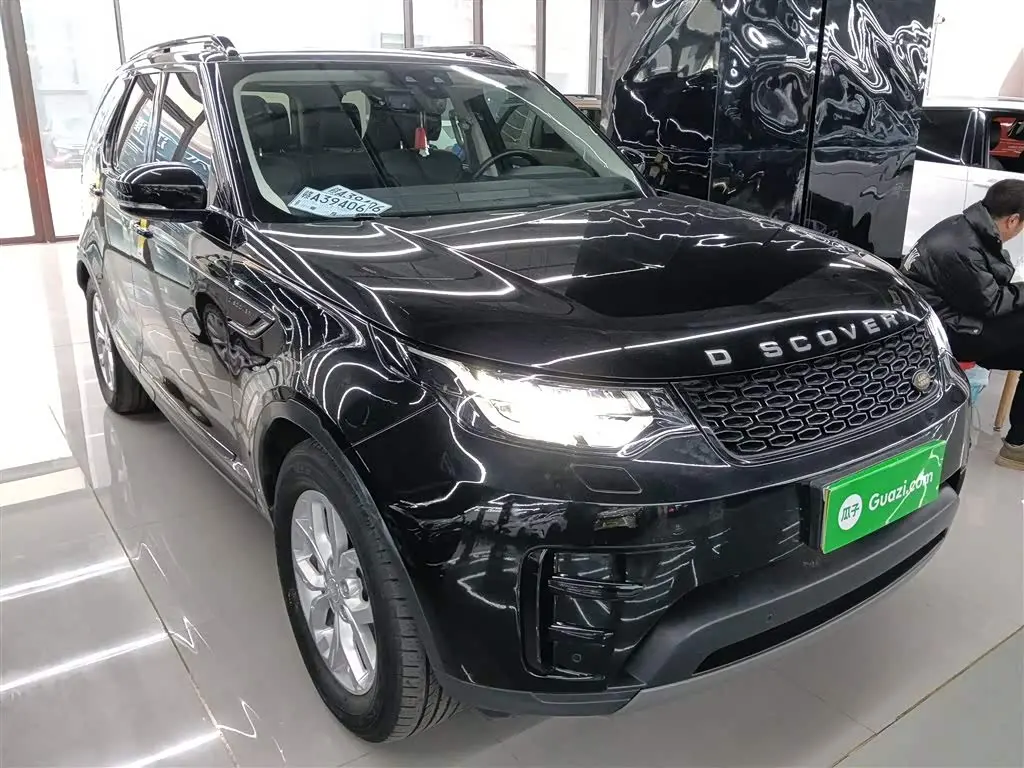 Land Rover Discovery 2018 — Фото 4/20