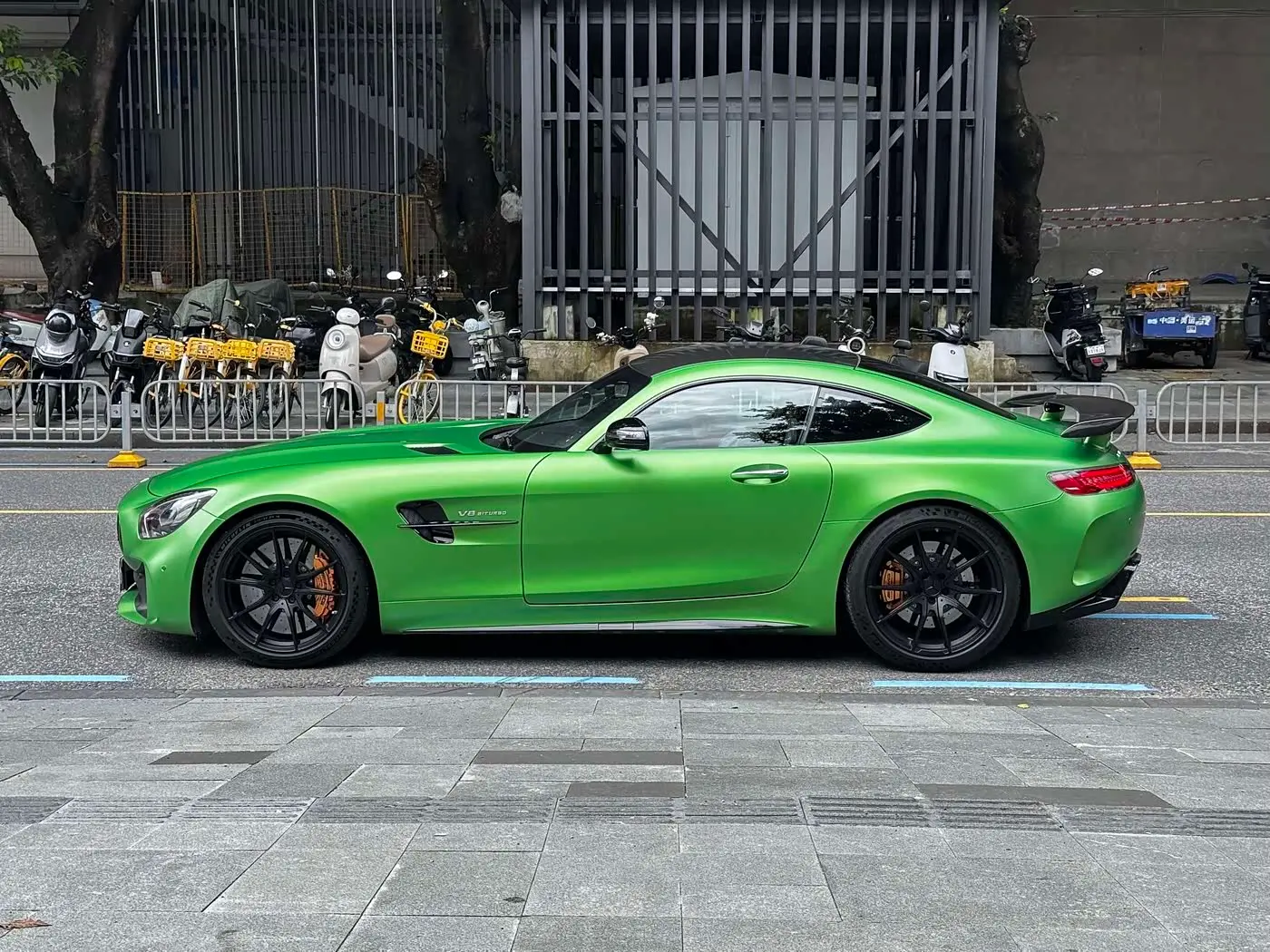 Mercedes-Benz AMG GT 2019 — Фото 3/16
