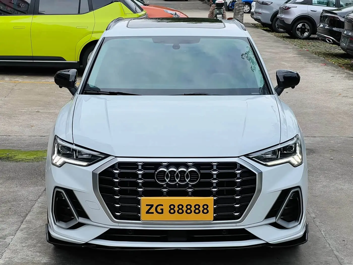 Audi Q3 2022 — Photo 2/18