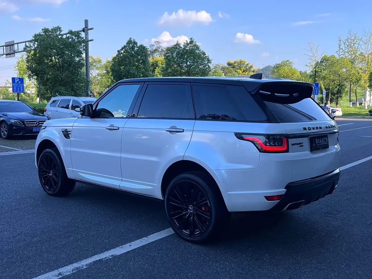 Land Rover Range Rover Sport 2018 — Photo 8/9