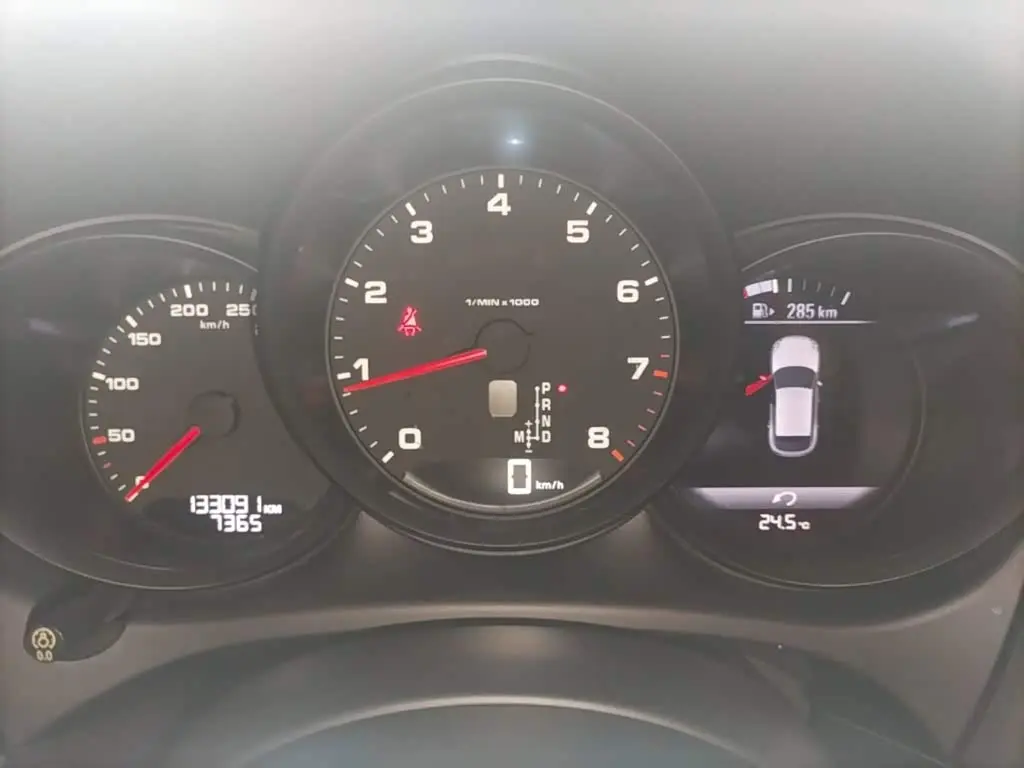 Porsche Macan 2019 — Photo 8/20