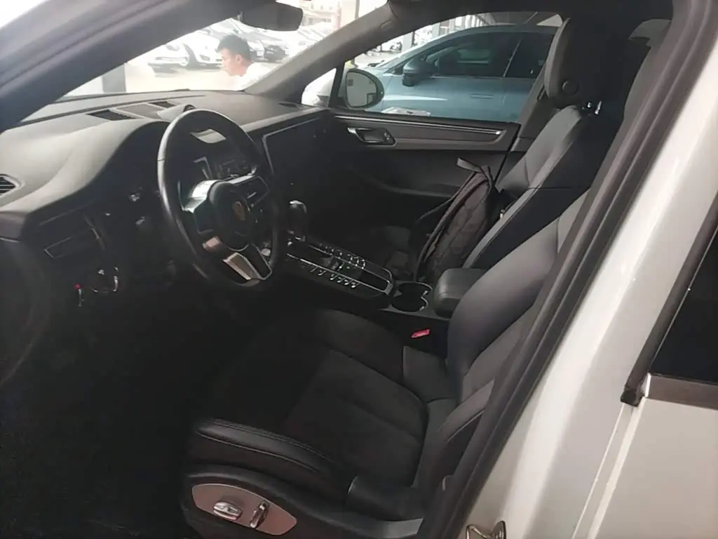 Porsche Macan 2019 — Photo 11/20