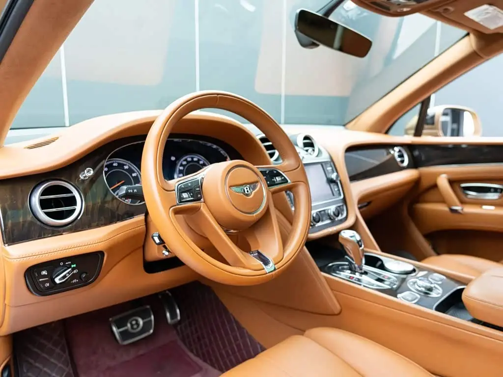 Bentley Bentayga 2019 — Фото 10/19