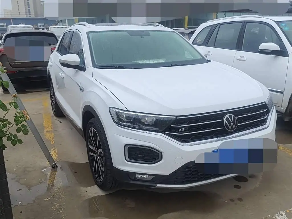 Volkswagen T-ROC 2023 — Photo 8/17