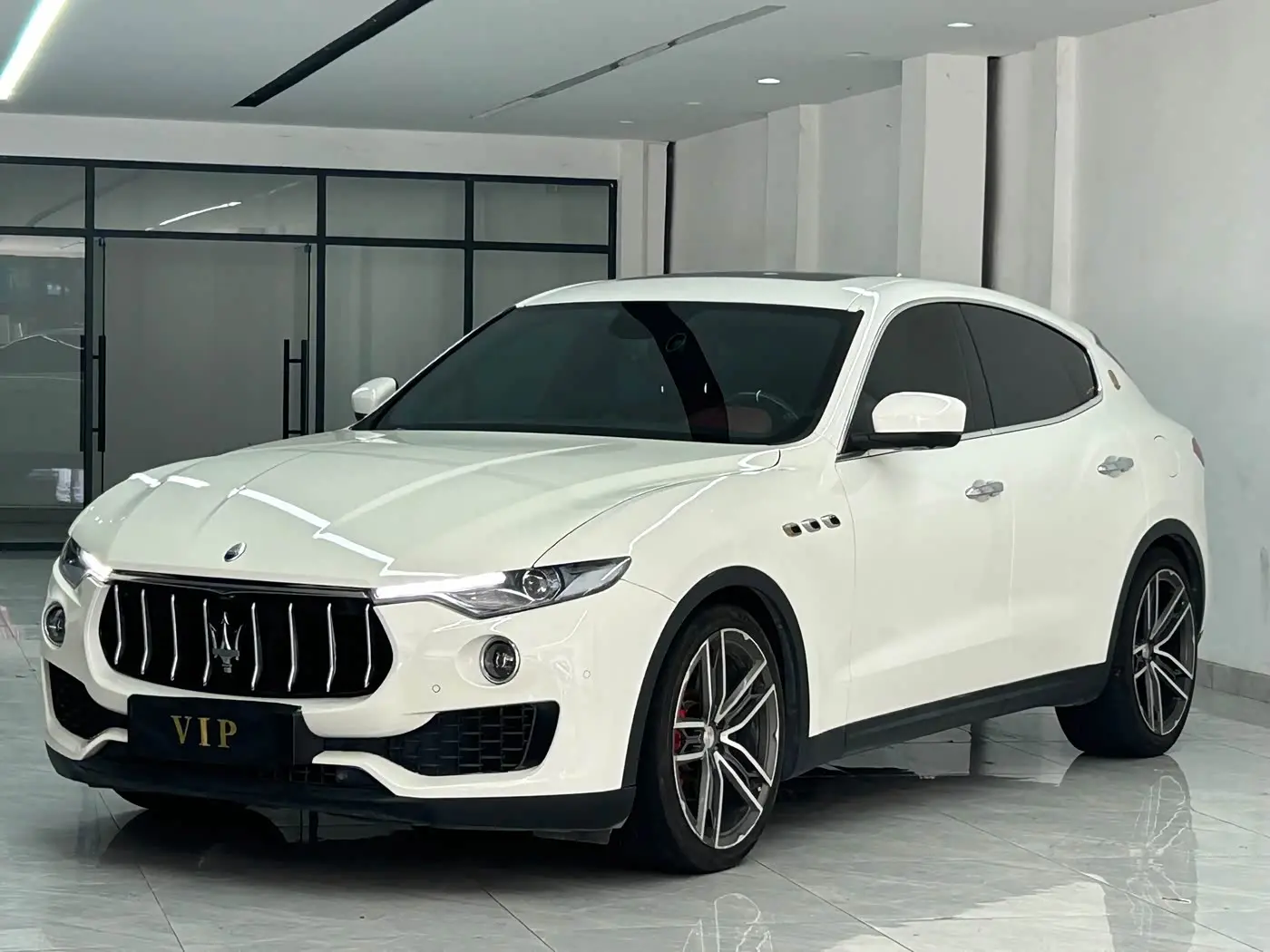 Maserati Levante 2019 — Photo 1/9