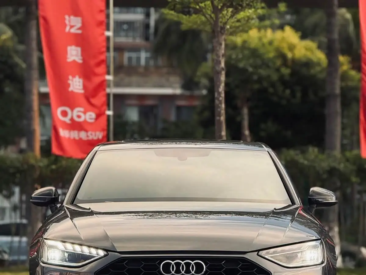Audi A4L 2026 — Photo 2/11