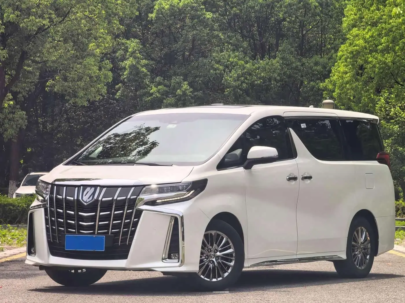 Toyota Alphard, 2021