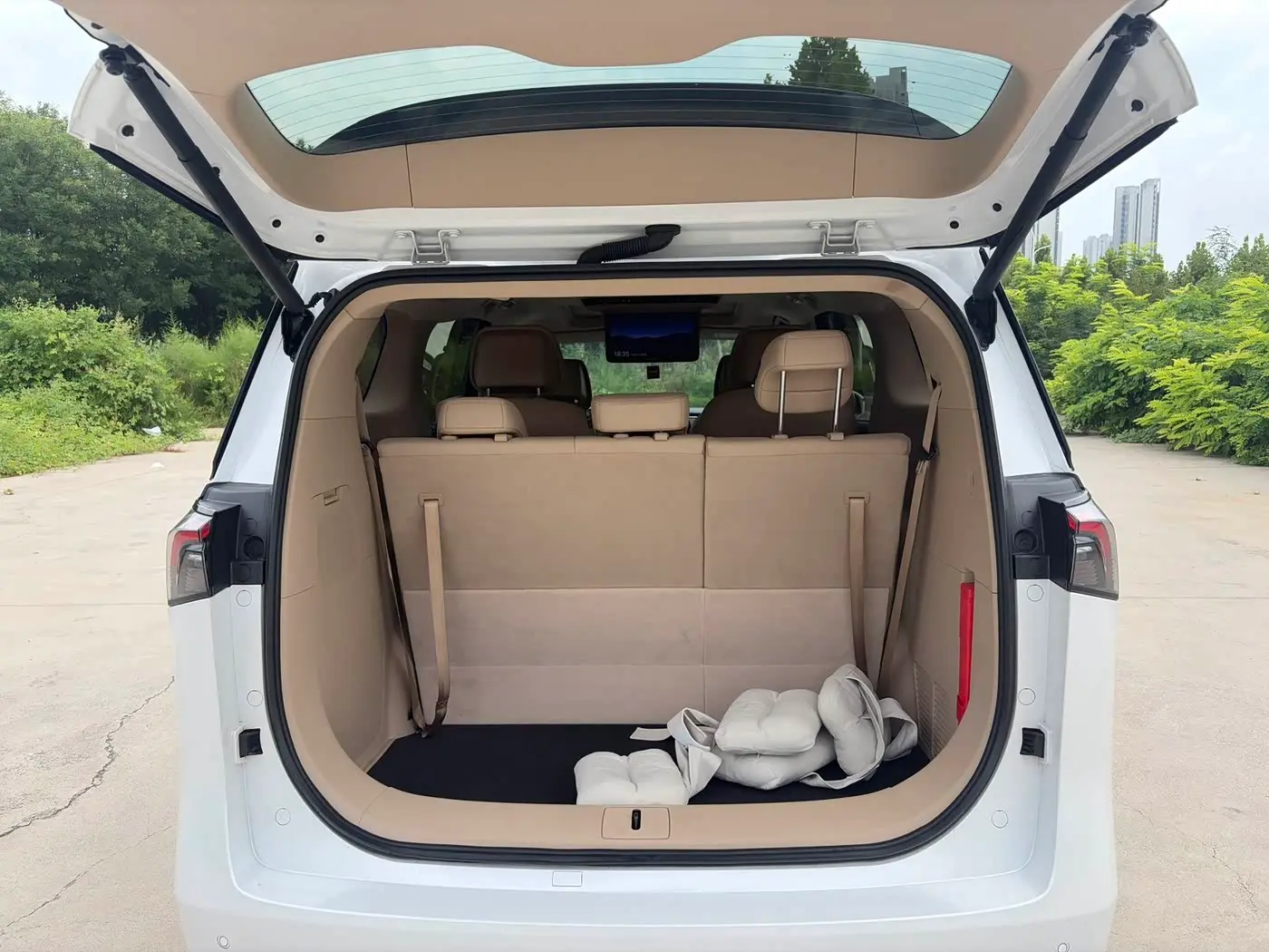 Buick GL8 New Energy 2025 — Şəkil 14/17
