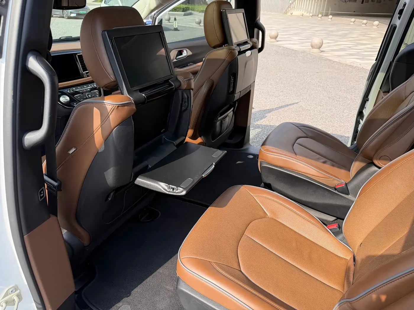Chrysler Grand Voyager 2018 — Photo 11/16