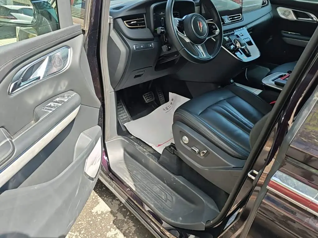 Hongqi HQ9 PHEV 2025 — Photo 16/20