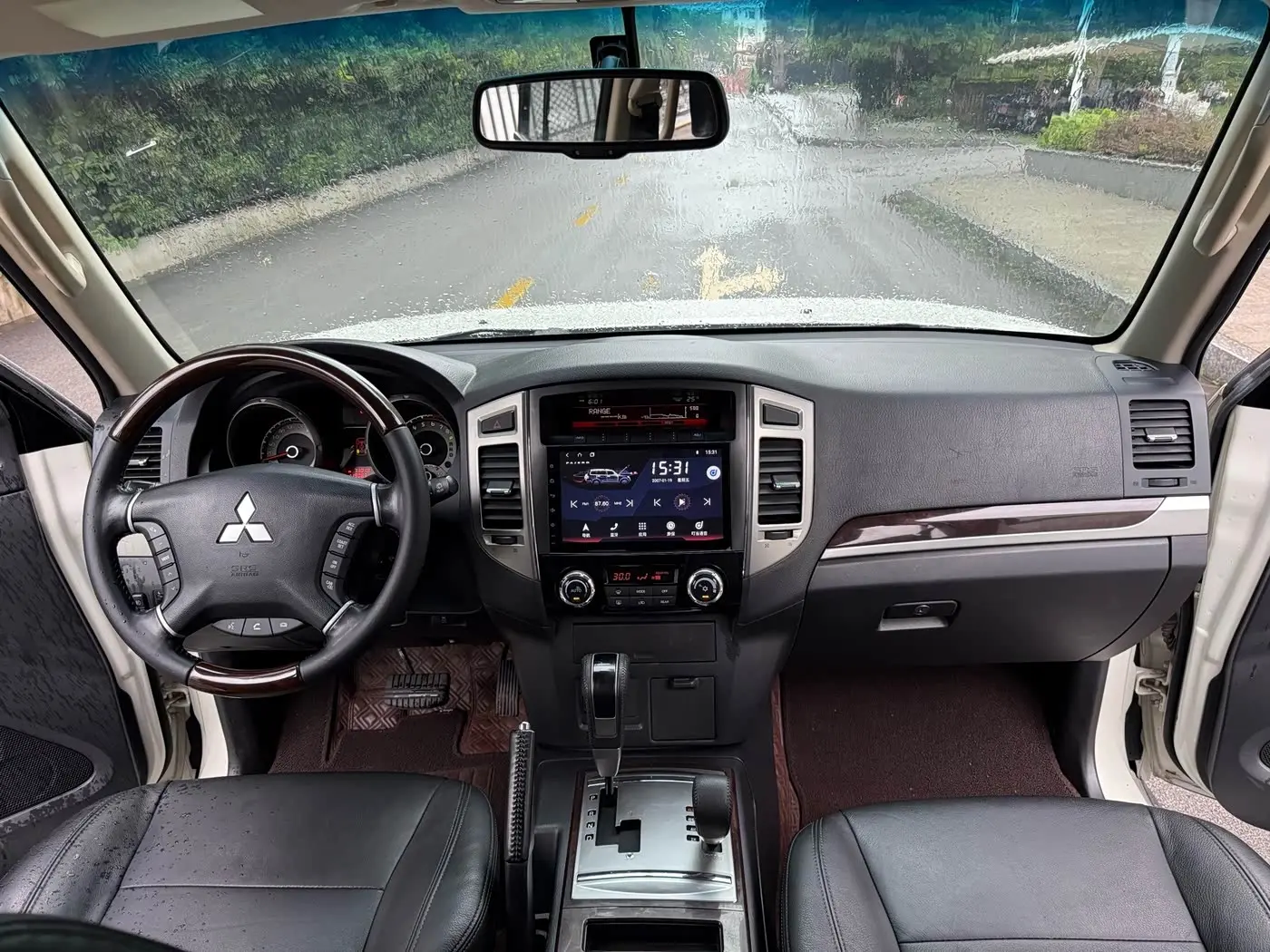 Mitsubishi Pajero 2020 — Photo 11/14