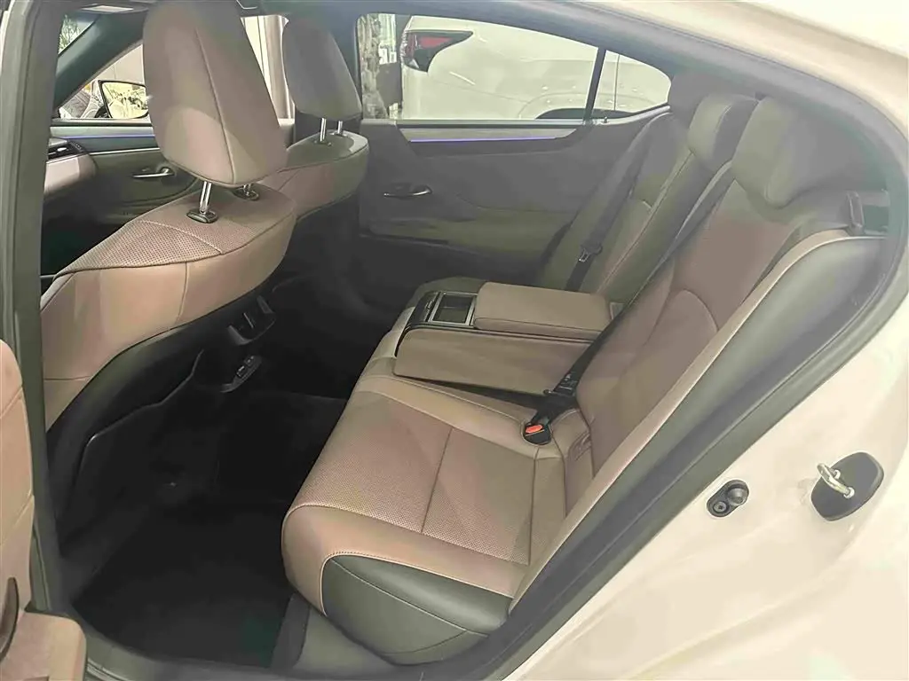 Lexus ES 2026 — Photo 14/20