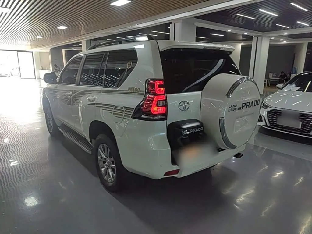 Toyota Prado 2018 — Photo 5/20