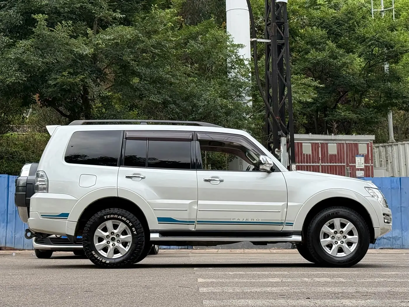 Mitsubishi Pajero 2019 — Photo 4/20