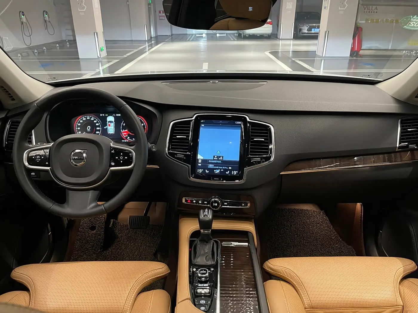 Volvo XC90 2016 — Фото 14/20