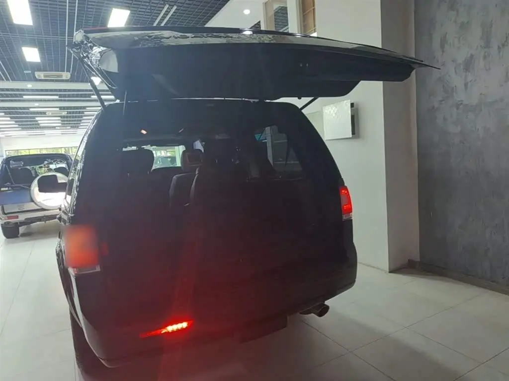 Lincoln Navigator 2016 — Şəkil 19/20