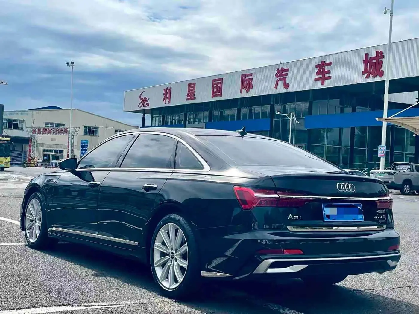 Audi A6L 2023 — Фото 4/9