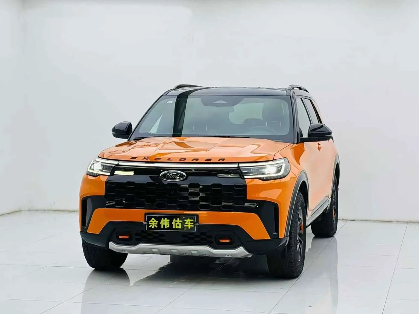 Ford Explorer 2024 — Фото 1/18